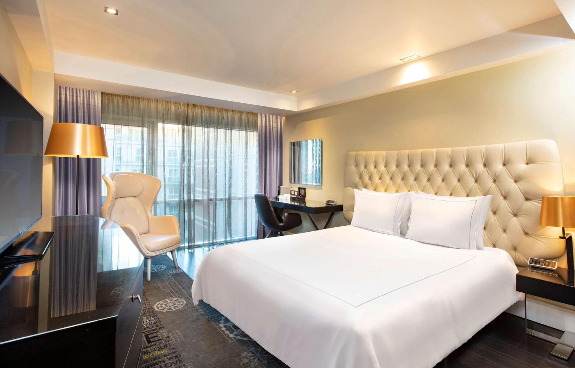 Deluxe King Room with Sofa Bed,1516342291:JPEG