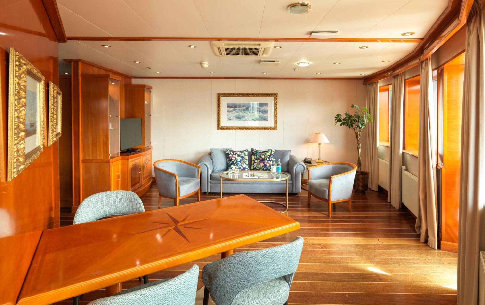 Suite Junior con vistas al muelle