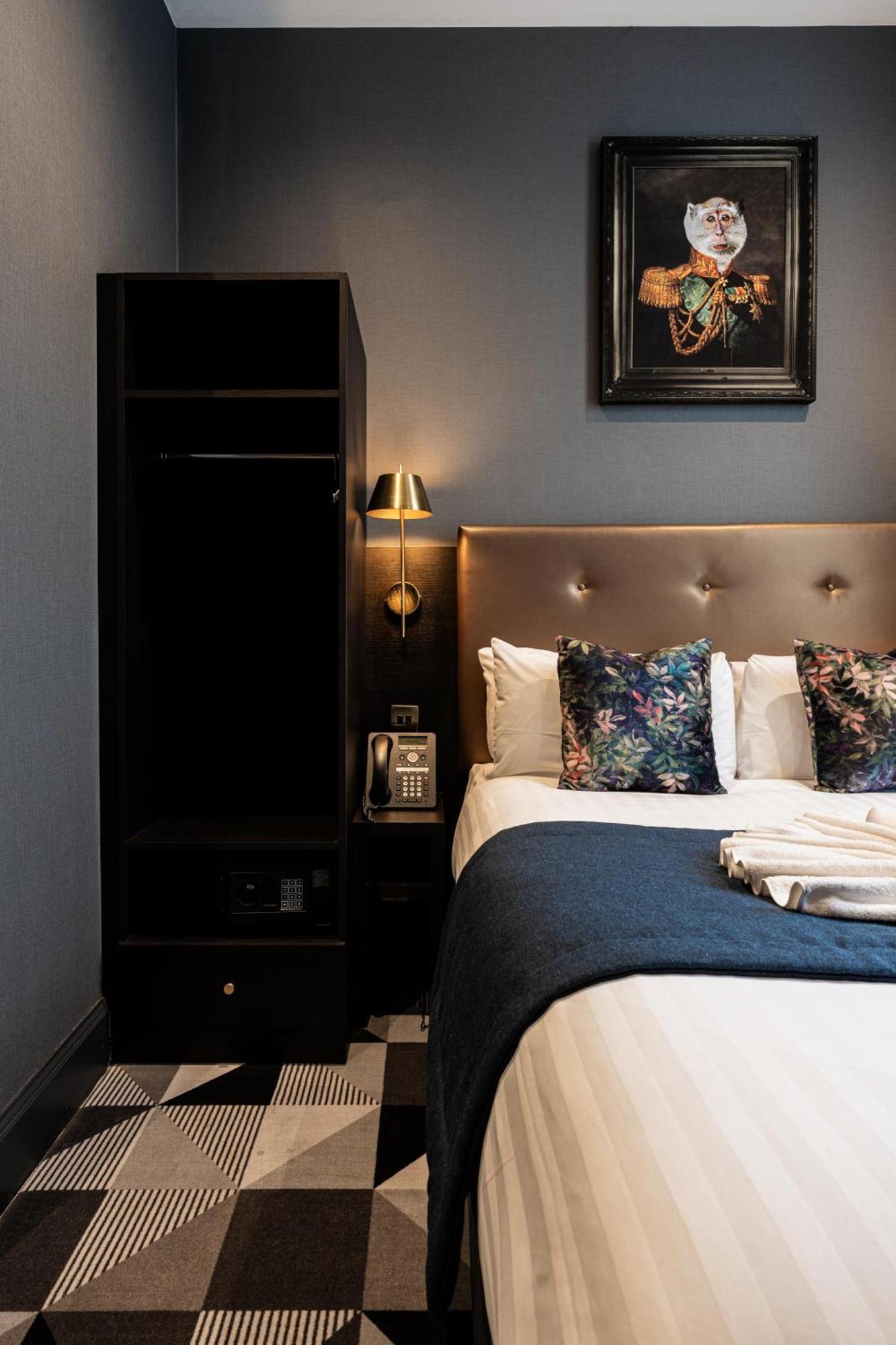 Double Room,1576691954:JPEG