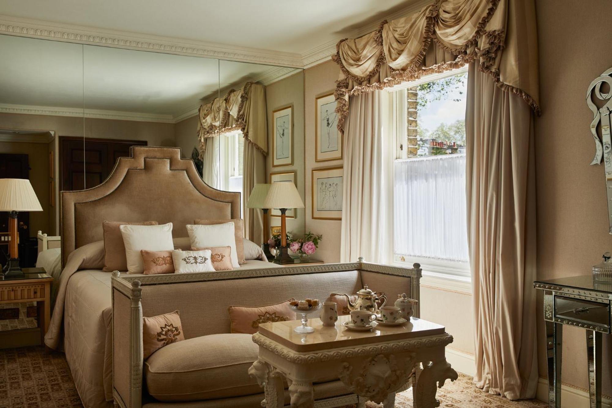 Deluxe Queen Room,1605365334:JPEG