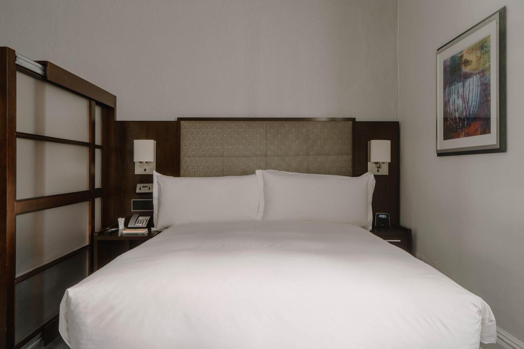 One-Bedroom Suite Kitchenette,1697773753:JPEG