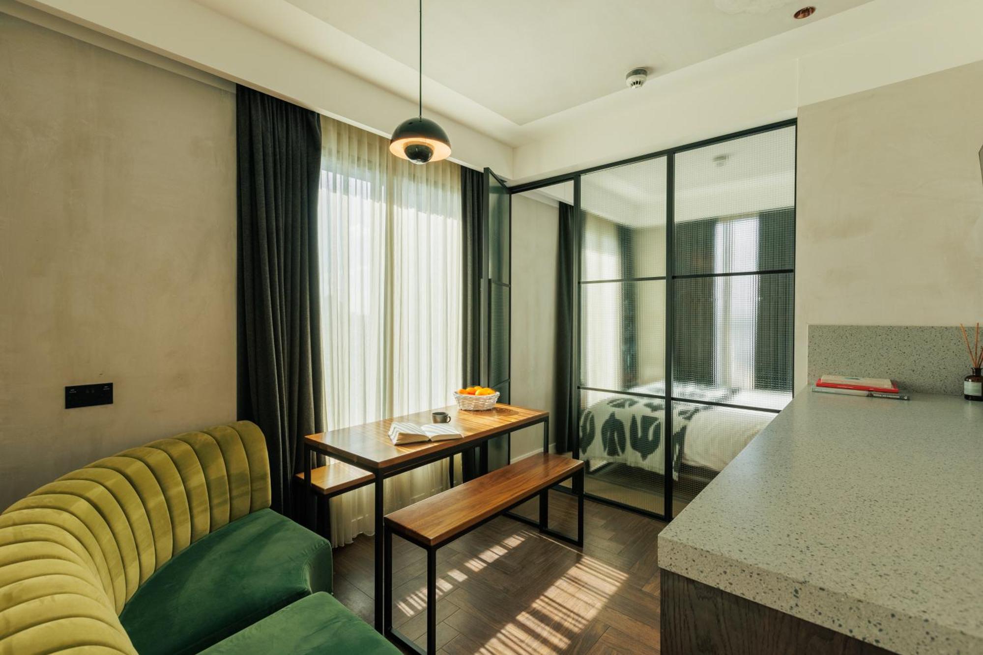One-Bedroom Apartment