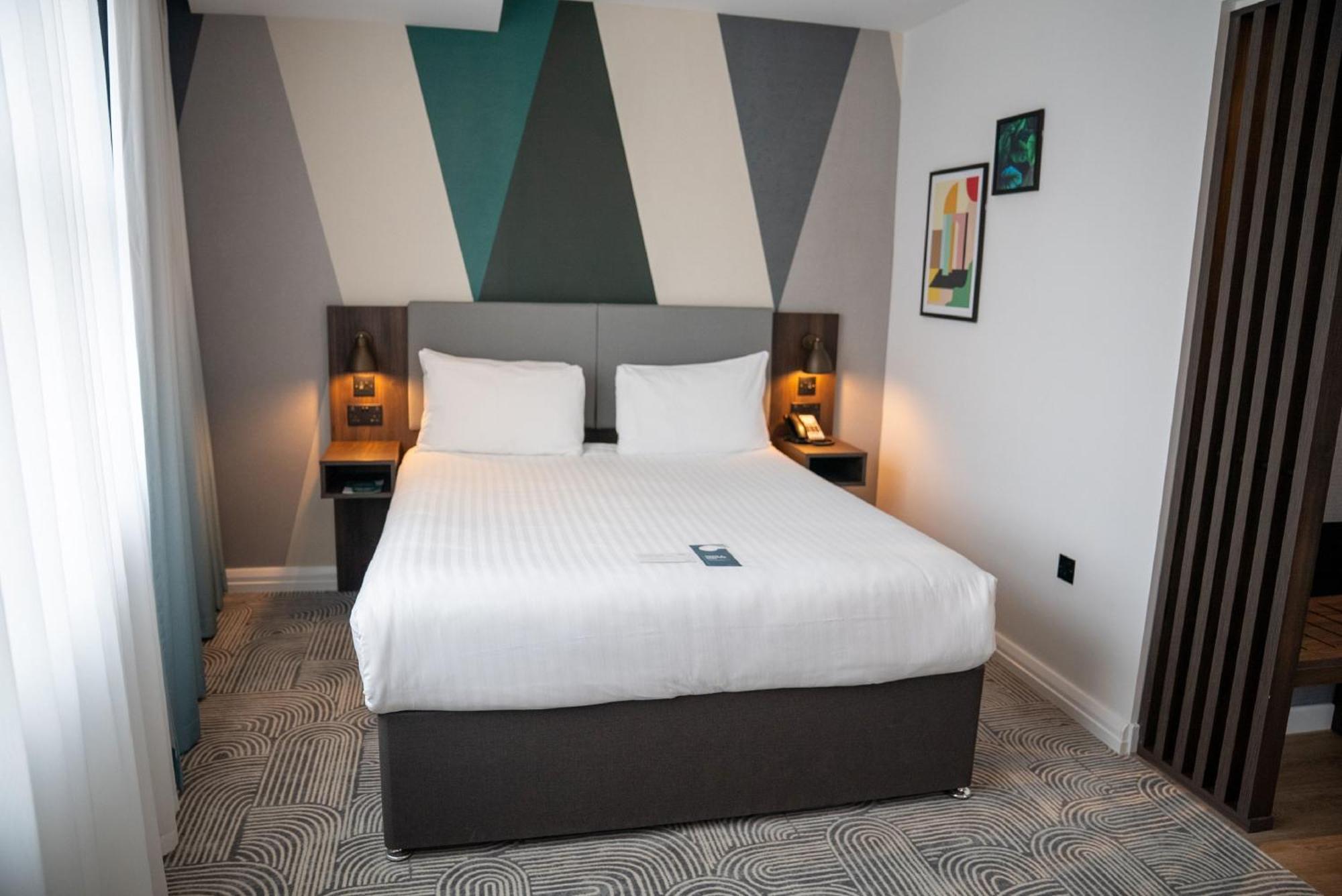 Standard Double Room,1742780219:JPEG
