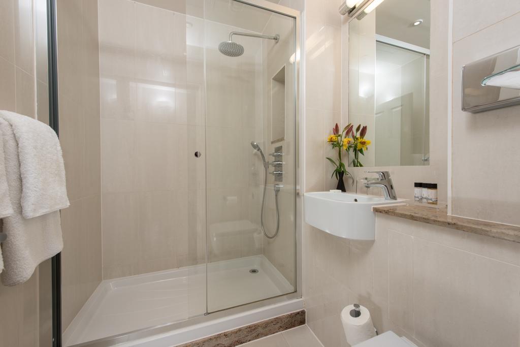 Triple Room,523905792:JPEG