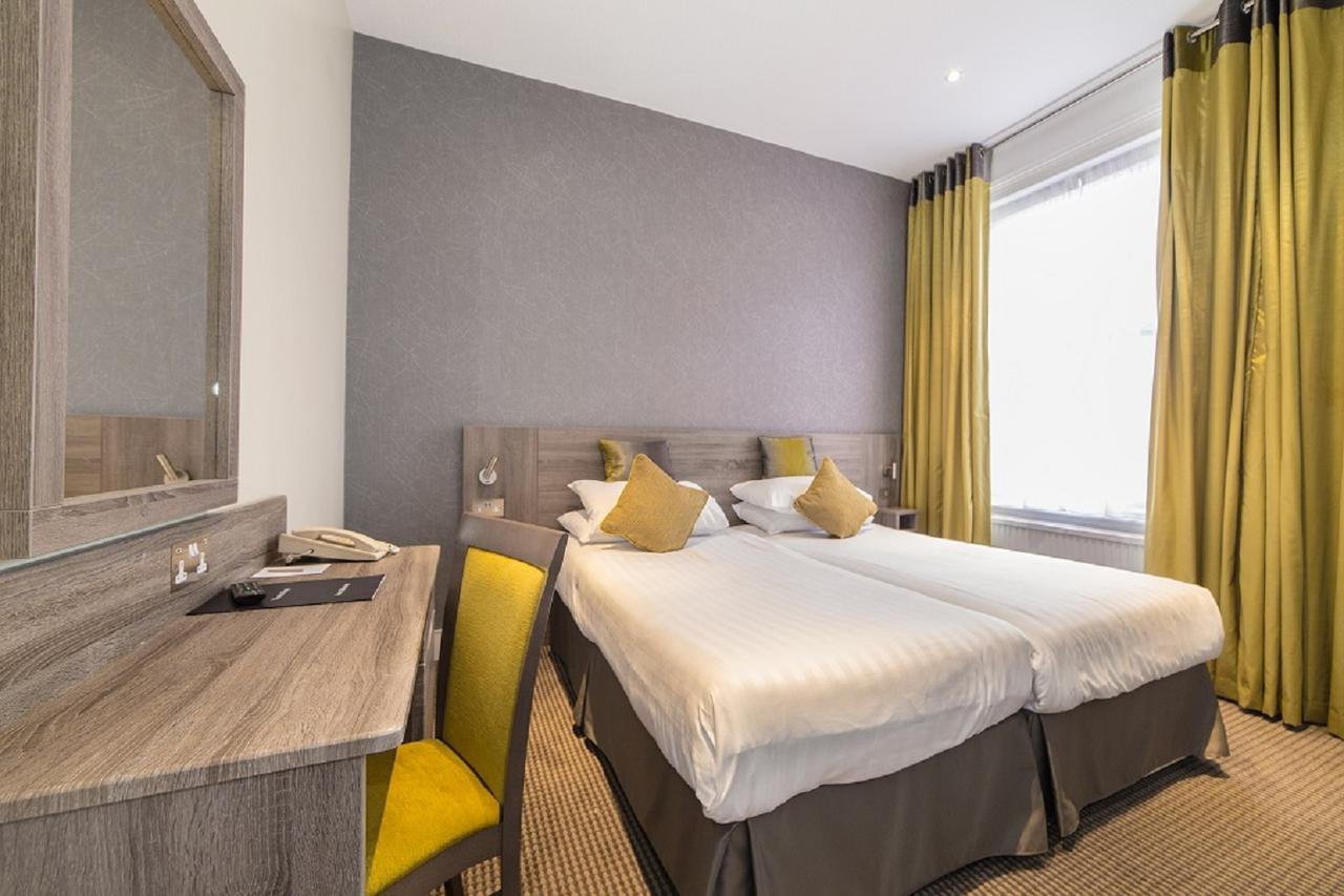 Tweepersoonskamer met 2 Aparte Bedden