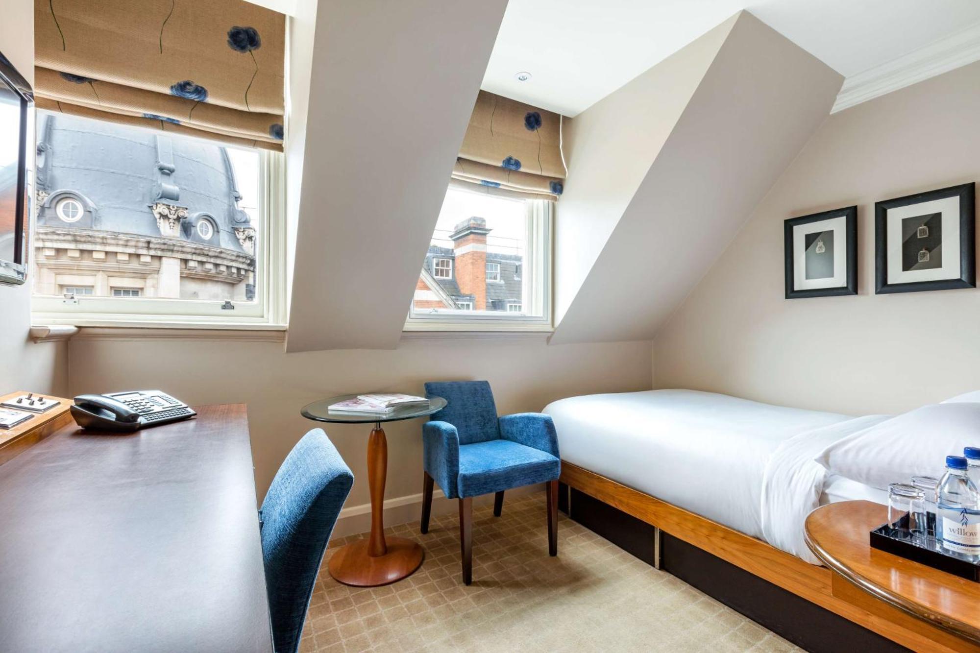 Superior Single Room,832419350:JPEG