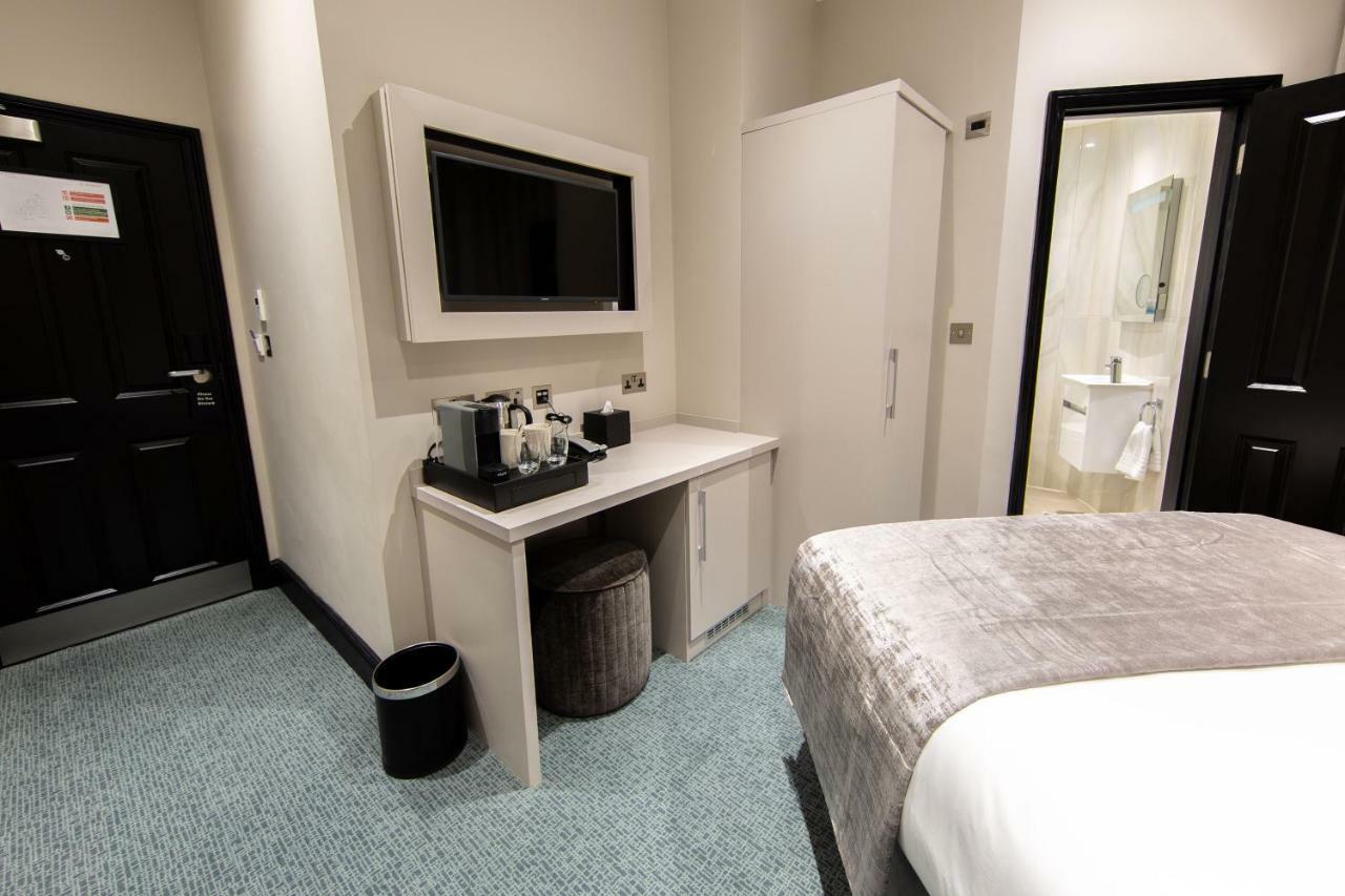 Compact Double Room,789282558:JPEG