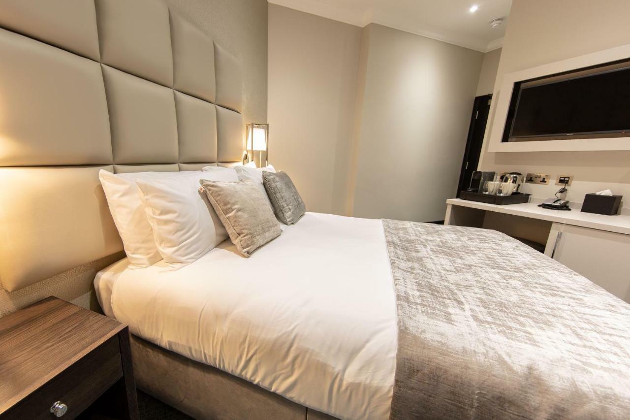 Compact Double Room,789286095:JPEG