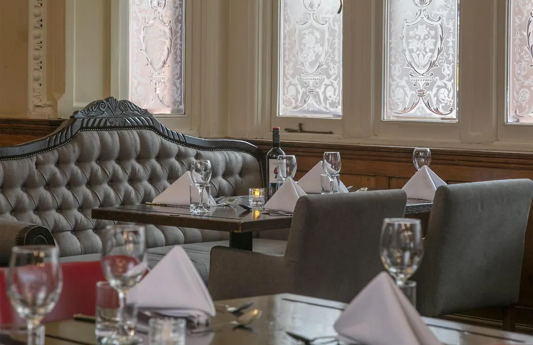 The Crown London Hotel, Cricklewood North West London, Worldhotels Distinctive-1