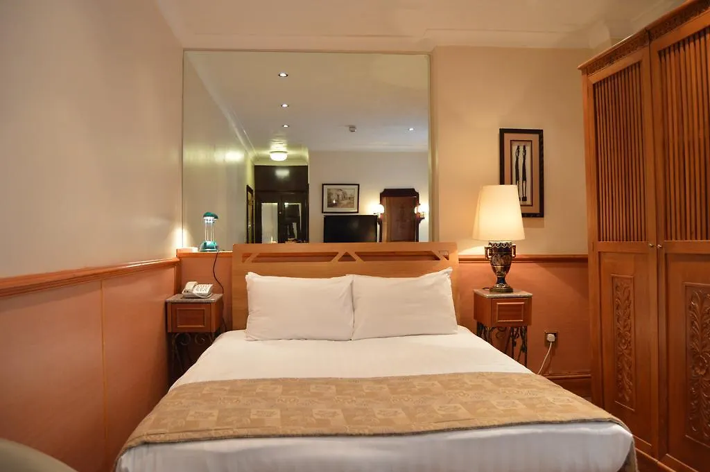 Holiday Villa Hotel-1