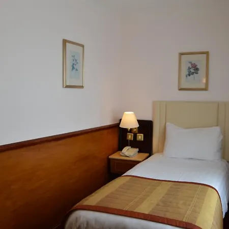 Holiday Villa Hotel-3